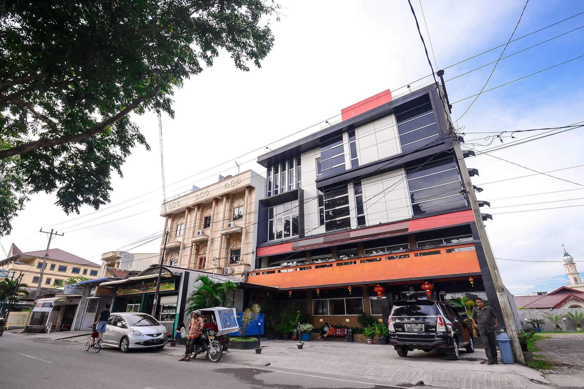 Amaliun Hotel Medan Ngoại thất bức ảnh